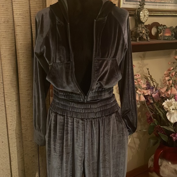 Cool Run Sweats. Color Grey. Size M. - Picture 16 of 16